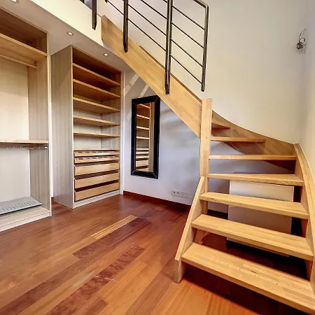 Guest house Duplex Salon-bureau & Chambre En Mezzanine *